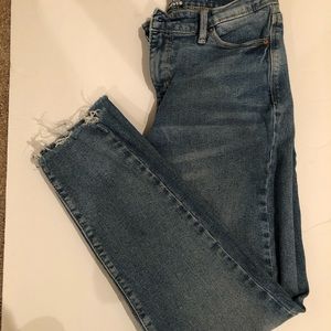 Straight leg ankle Levi’s jeans